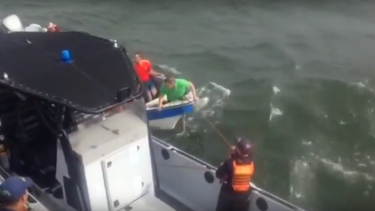 traficantes colombianos abandonaron a 20 migrantes cubanos en alta mar