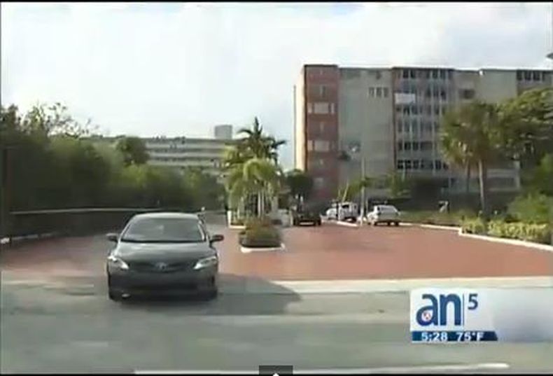 Indignados residentes de un complejo de condominios del noreste de Miami-Dade denuncian represalias a raíz de dos protestas realizadas durante la última semana.