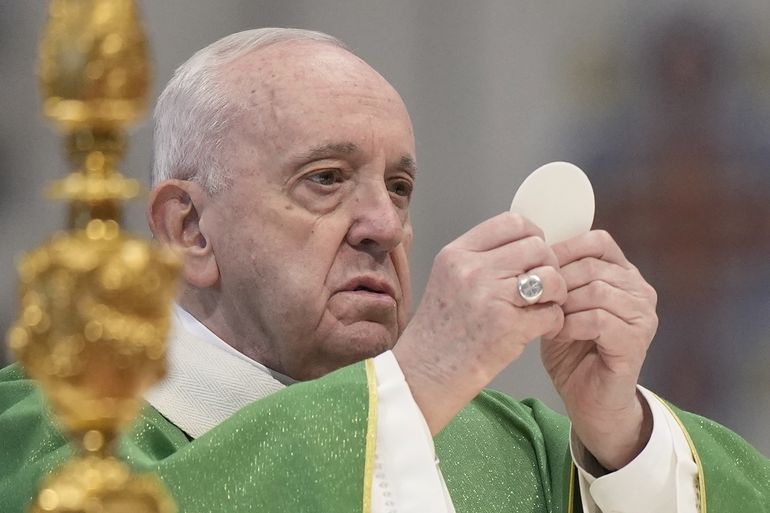 El papa pide reducir las tensiones en Ucrania