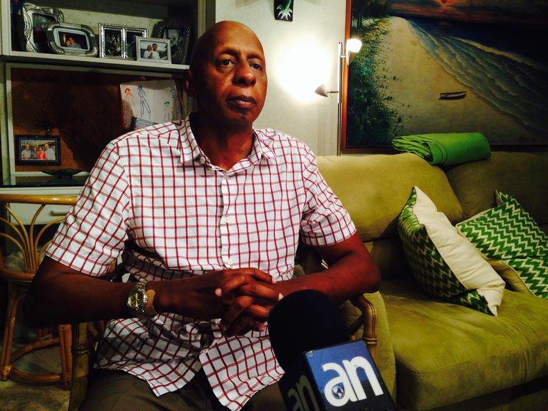 Fariñas regresa a Cuba a enfrentar represión pero con "espaldarazo" de Obama