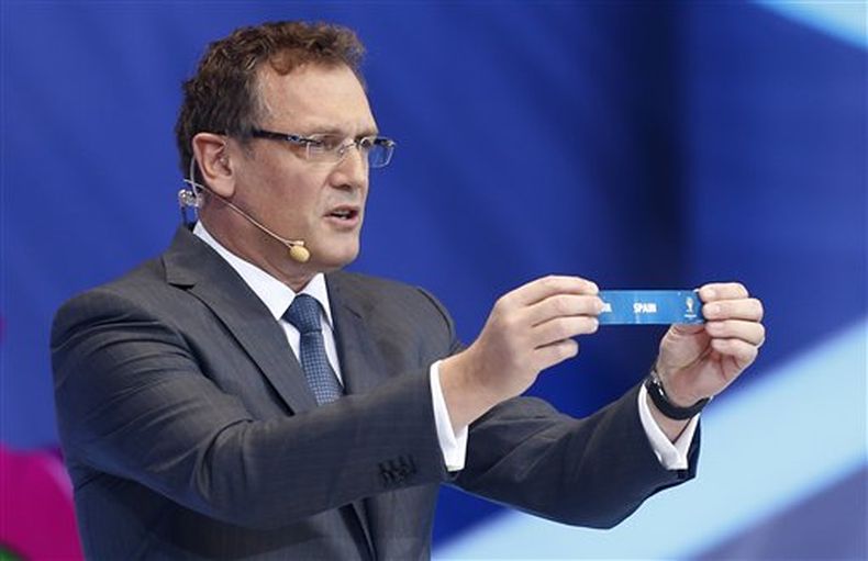 Terminó el sorteo mundialista que estableció cuáles equipos conformarán los diferentes grupos que disputarán el campeonato de fútbol en Brasil 2014.