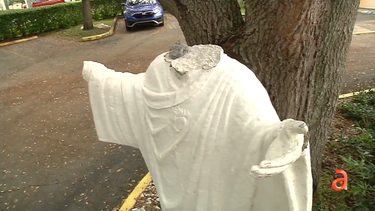 continua la investigacion del vandalismo a estatua de jesucristo en iglesia de miami shores
