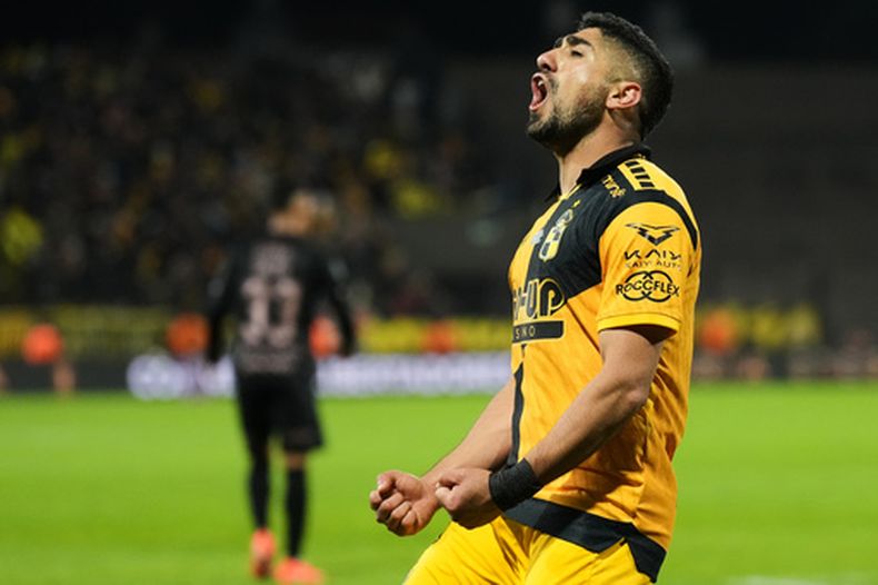 Guido Vadala, de Coquimbo Unido de Chile, festeja tras marcar ante Platense de Argentina en Buenos Aires, durante un partido de la Copa Libertadores, disputado el miércoles 12 de agosto de 2026 (AP Foto/Gustavo Garello)