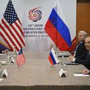 El secretario de Estado de Estados Unidos, Marco Rubio, a la izquierda, se reúne con el ministro ruso de Exteriores, Seguéi Lavrov, a la derecha, en un apare de la cumbre de ministros de Exteriores de la ASEAN en Kuala Lumpur, el jueves 10 de julio de 2025. (Mandel Ngan/Pool Foto via AP)