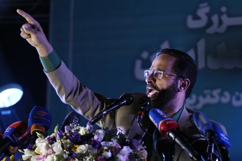 El abogado iraní Mohsen Borhani en un evento de campaña para el candidato presidencial reformista Masoud Pezeshkian, en teherán, el 3 de julio del 2024. (Foto AP/Vahid Salemi)