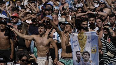 Argentinos celebran pase a semifinales tras agónica victoria