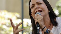 En esta imagen de archivo, la candidata de la oposición, María Corina Machado, se dirige a sus seguidores en un acto electoral en Caracas, Venezuela, el 23 de enero de 2024. (AP Foto/Jesus Vargas, archivo)