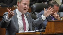 ARCHIVO - El representante federal republicano Mike Waltz habla durante una audiencia en el Capitolio de Washington el 22 de julio de 2024. (AP Foto/Rod Lamkey, Jr., Archivo) ARCHIVO - El representante federal republicano Mike Waltz habla durante una audiencia en el Capitolio de Washington el 22 de julio de 2024. (AP Foto/Rod Lamkey, Jr., Archivo)