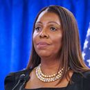 ARCHIVO - La fiscal general de Nueva York, Letitia James, habla durante una conferencia de prensa el 16 de febrero de 2024, en Nueva York. (AP Foto/Bebeto Matthews, archivo)