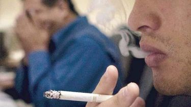 americateve | Según los datos del Ministerio de Salud Pública, el 17 por ciento de los adolescentes de entre 13 y 15 años son fumadores.