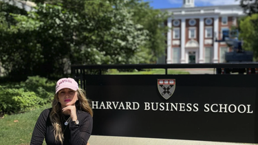 estudiantes cubanos de harvard piden anular el titulo de la abogada defensora del gobierno cubano