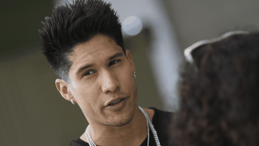 revelan las maniobras de la prima de chyno miranda, para manejar el dinero y las propiedades del cantante y evitar su nueva boda