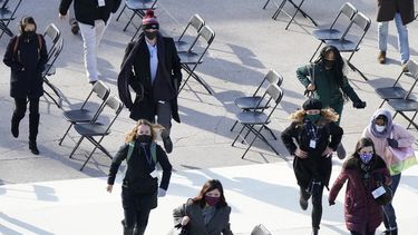 Ensayo de acto de Biden interrumpido por incendio