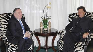 Premier de Pakistán dice que ayudará en negociaciones de paz
