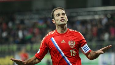 americateve | El jugador de la selecci&oacute;n de rusia, Roman Shirokov, festeja un gol contra Azerbaiy&aacute;n en las eliminatorias mundialistas el martes, 15 de octubre de 2013, en Bak&uacute;. (AP Photo/Alexander Mysyakin)