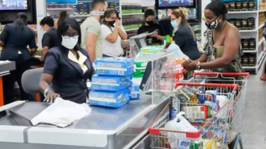 el gobierno cubano senala que varias tiendas estatales venden en dolares sin autorizacion