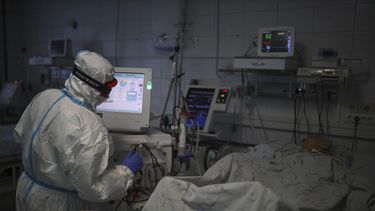 salud reporta 10 muertes y 121 hospitalizados por covid-19