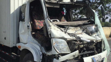 choque entre dos camiones deja tres heridos en sancti spiritus