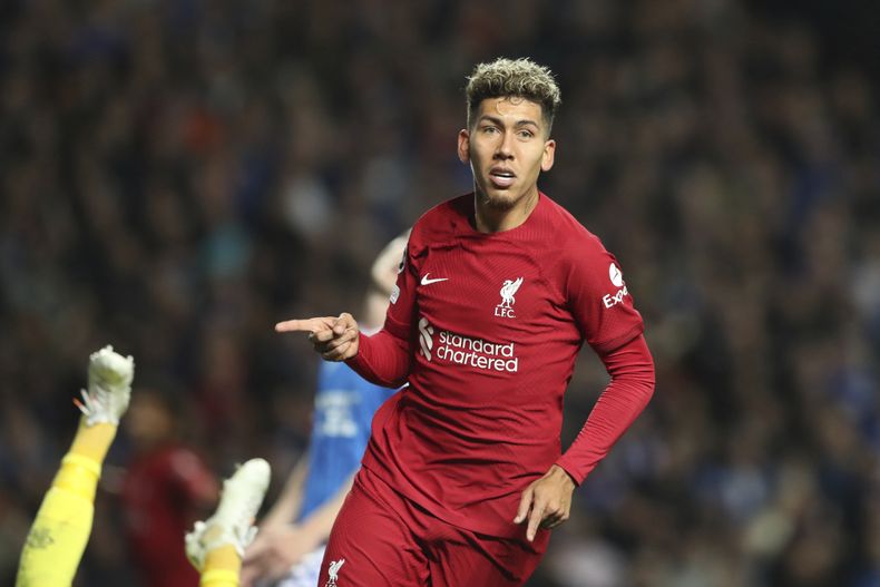ARCHIVO - Foto del 12 de octubre del 2022, Roberto Firmino celebra tras anotar en el encuentro del Liverpool ante Rangers en el Grupo A de Liga de Campeones. El martes 4 de julio del 2023, Firmino firma con el Al-Ahli de Arabia Saudí. (AP Foto/Scott Heppell, Archivo)