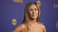ARCHIVO - Jennifer Aniston llega a la 76a entrega de los premios Primetime Emmy el 15 de septiembre de 2024 en el Teatro Peacock de Los Ángeles. (Foto AP/Jae C. Hong, archivo)