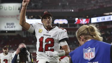 Brady logra cifra récord de 100.000 yardas aéreas