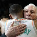 Popovich rompe récord de triunfos de NBA en campaña regular