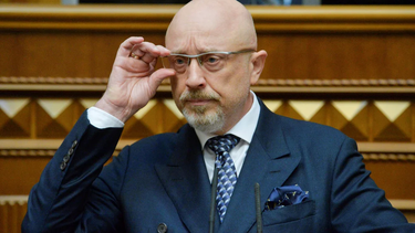 el ministro de defensa de ucrania advirtio que habra una masacre sangrienta si rusia despliega una invasion