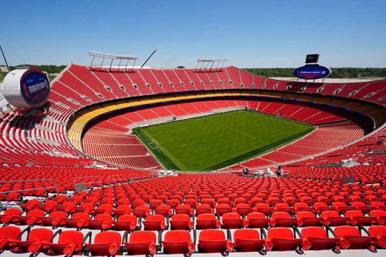Una vista general del Estadio Arrowhead mientras es renombrado como Estadio de Kansas City, el lunes 11 de mayo de 2026, de cara a los partidos de fútbol de la Copa Mundial de la FIFA 2026 en Kansas City, Misuri. (Foto AP/Charlie Riedel)