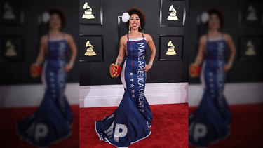 joy villa y su vestido de ¨make america great again