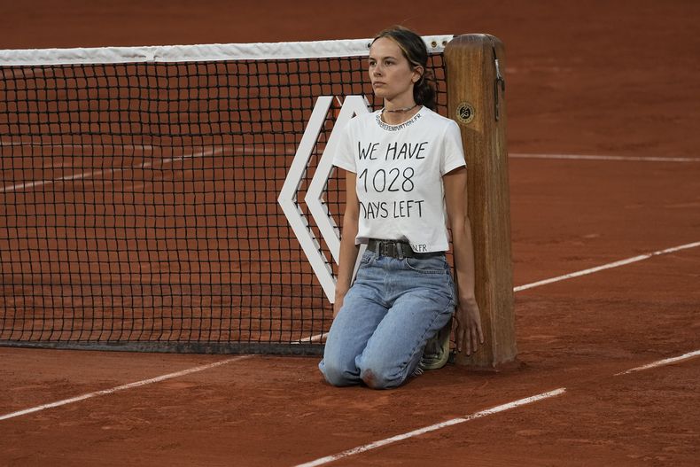 DEP-TEN FRANCIA-ACTIVISTA