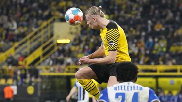 Haaland reaparece y Dortmund se acerca al Bayern
