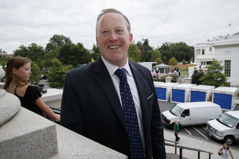 AMN-GEN_SEAN_SPICER-PAPA-0.jpg