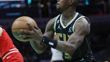 Con ayuda de Rozier y Plumlee, Hornets vencen 111-96 a Bulls