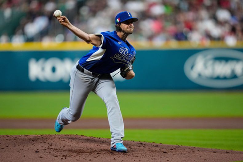 El lanzador italiano Aaron Nola ante México en el Clásico Mundial, el miércoles 11 de marzo de 2026, en Houston. (AP Foto/Ashley Landis)
