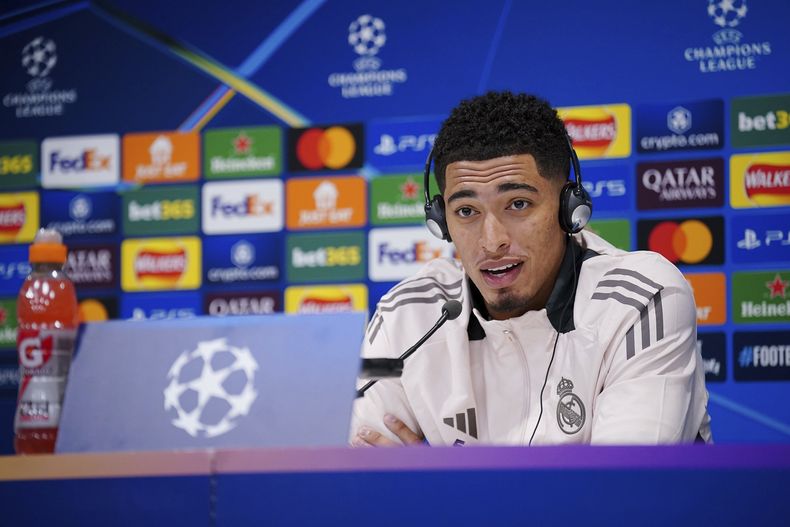 El técnico del Real Madrid Jude Bellingham durante una rueda de prensa en el estadio Anfield de Liverpool, el martes 26 de noviembre de 2024. (Peter Byrne/PA vía AP)
