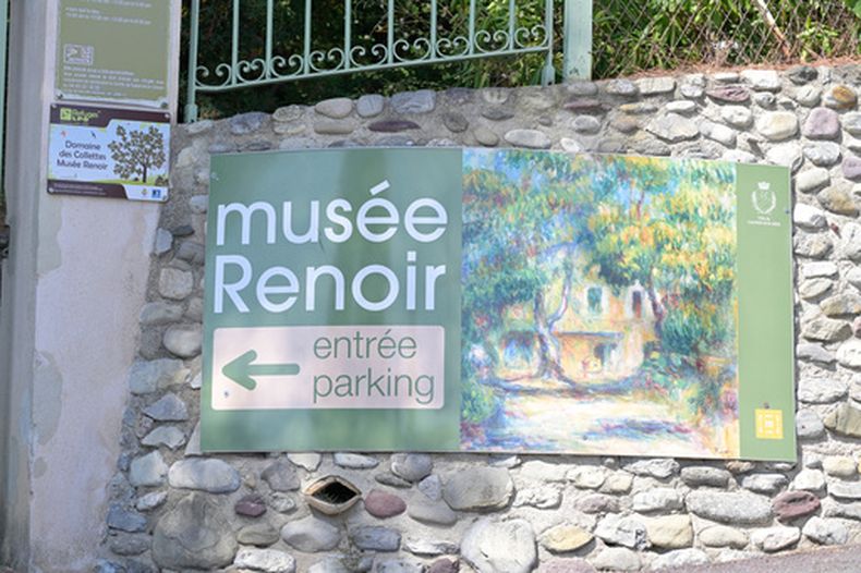 La entrada al Museo Renoir se ve después de que varios ladrones robaran cuatro valiosas pinturas de Renoir, en Cagnes-sur-Mer, el martes 8 de septiembre de 2026. (AP Foto/Philippe Magoni)