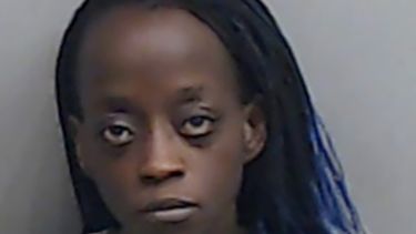mujer abandona hijo discapacitado mental en hospital