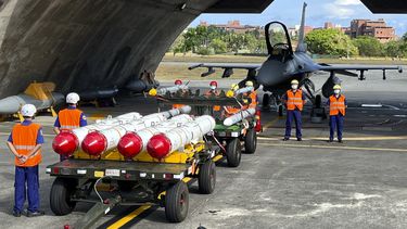China castiga a directivos en EEUU por vender armas a Taiwán