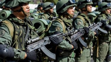los disidentes de las farc obligan a venezolanos a dejar sus casas en apure