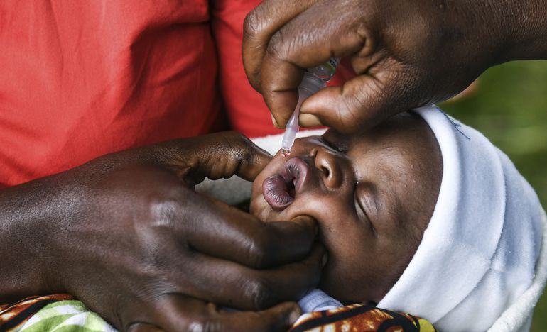 Declaran brote de polio en Mozambique vinculado con Pakistán