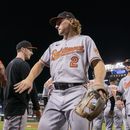 Henderson empuja 4; Orioles barren a Nacionales