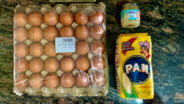 aumento de sueldo en  venezuela es una burla, no alcanza ni para un carton de huevos