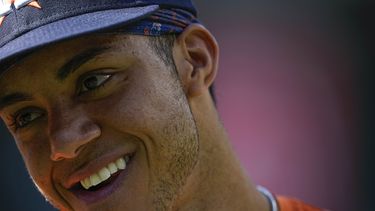 Trabajador, el novato Peña brilla con Astros en playoffs