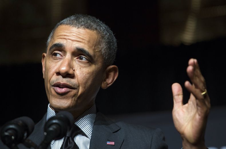 El presidente Barack Obama pronuncia un discurso en la convenci&oacute;n Red nacional de Acci&oacute;n en Nueva York, el viernes 11 de abril de 2014. El mandatario insisti&oacute; en su mensaje sabatino en que se iguale la paga a las mujeres. (AP Foto/Cra