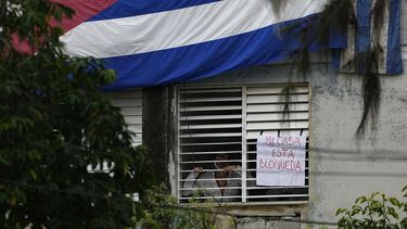 dictadura cubana impide a yunior garcia realizar protesta en solitario