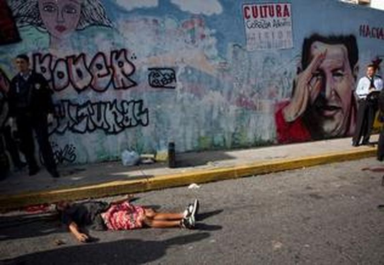 Luego de 25 mil muertes violentas sólo en 2013, el régimen de Maduro pide prender alarmas contra la violencia en Venezuela