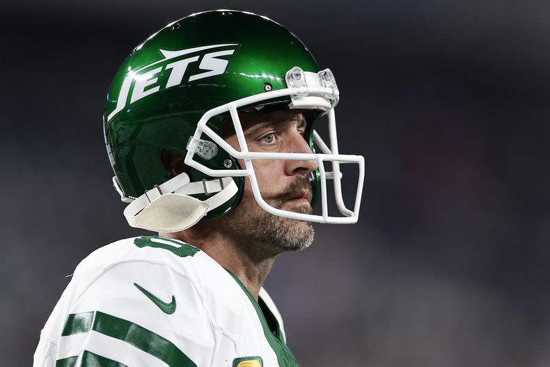 ARCHIVO - El quarterback Aaron Rodgers de los Jets de Nueva York previo al juego ante los Bills de Buffalo, el 11 de septiembre de 2023, en East Rutherford, Nueva Jersey. (AP Foto/Adam Hunger)