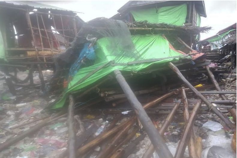 En esta imagen proporcionada el domingo 14 de mayo de 2023 por el Equipo de Información Noticias Auténticas del Ejército de Myanmar, edificios dañados por el ciclón Mocha en el municipio de Kyauk Phyu, en el estado de Rakhine. (Military True News Information Team via AP)