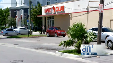 captado en camara robo a mano armanda en un family dollar en allapatah