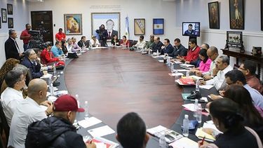 maduro discutio en consejo de ministros la reforma y ejecucion de un paquetazo de leyes